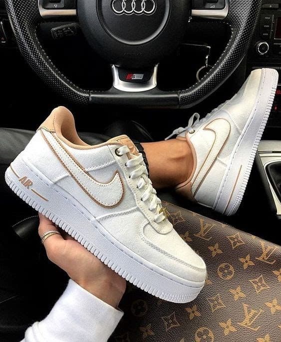 NIKE AIR FORCE 1 07 LUX
